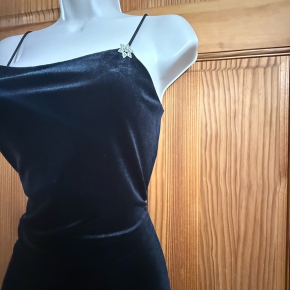 Byer Too! 90’s Y2K Vintage Black Velvet Open Back Formal minimalist HOCO Prom - Picture 4 of 9